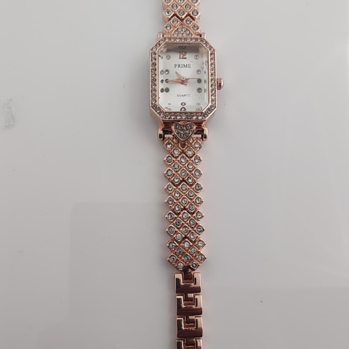 Prime Elegant Rose Gold Crystal Bracelet Watch – Timeless Glamour