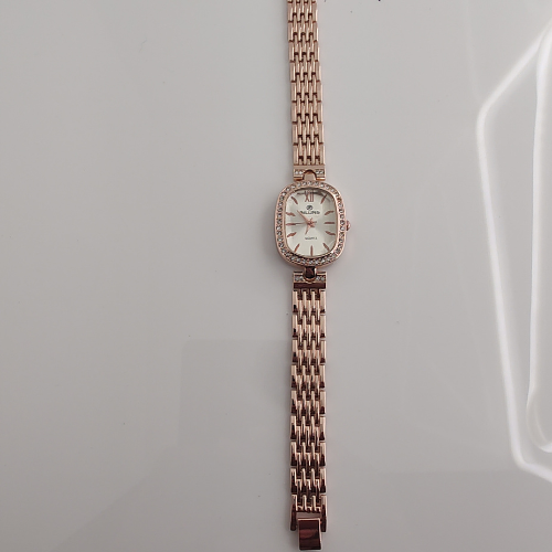 Riluns Rose Gold Oval Crystal Ladies Watch – Elegant & Luxurious
