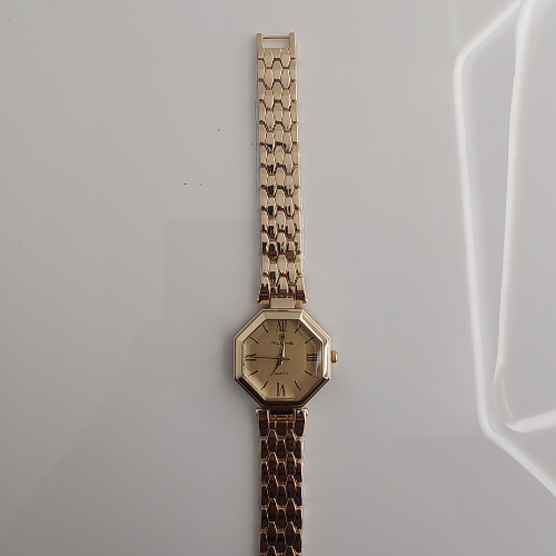 Riluns Gold Octagonal Ladies Watch – Luxurious Geometric Style