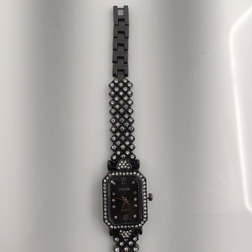 Prime Elegant Black Crystal Bracelet Watch – Timeless Glamour
