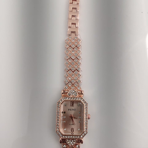 Prime Rose Gold Elegant Crystal Bracelet Watch – Timeless Glamour