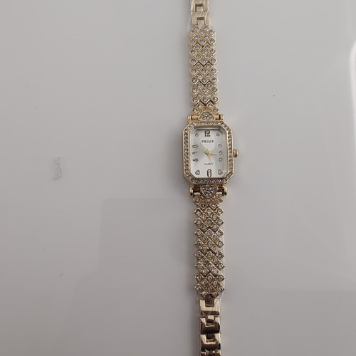 Prime Gold Elegant Crystal Bracelet Watch – Timeless Glamour