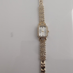 Prime Gold Elegant Crystal Bracelet Watch – Timeless Glamour